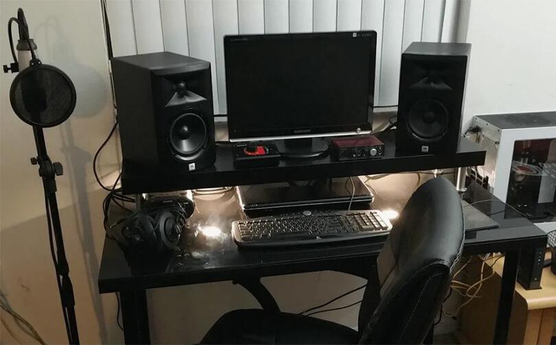 Connecting Studio Monitors