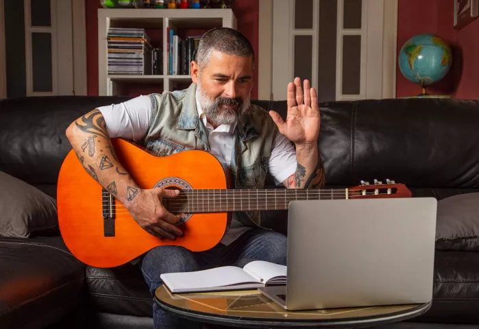 Teach music and modern production techniques
