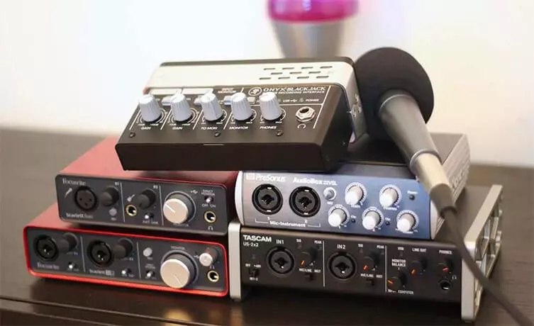 Audiointefeces studio equipment