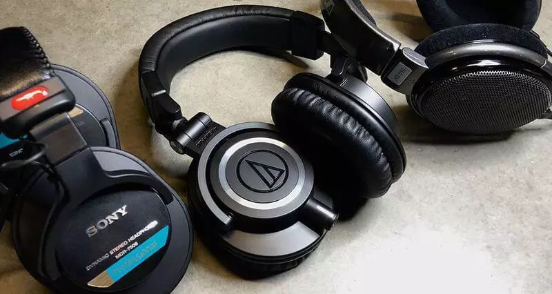 Auriculares de estudio