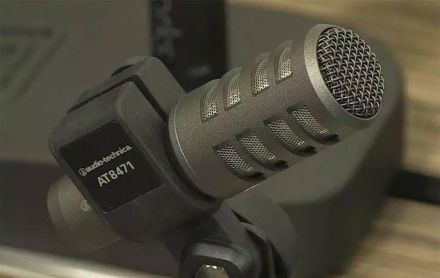 Audio Technica AE2300 microphone