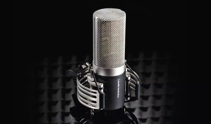 Audio Technica AT5040 microphone